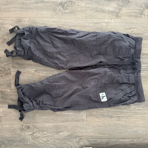 Calvin Klein cropped joggers - Picture 1 of 1